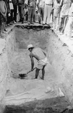 Thumbnail of Discovery of human skeletons during excavation in 1994 of new sewage system in Ceará, Brazil, of persons who died of smallpox during the epidemic of 1877–1879. Photo courtesy of Jornal O Povo.