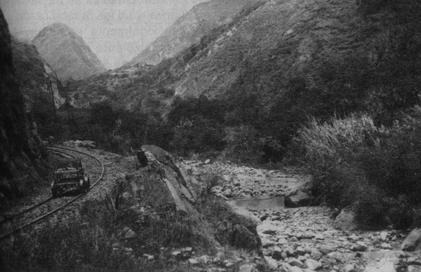 Railway construction at base of the Devil’s Nose switchbacks, Ecuador, showing railway on the left and stone-lined riverbed on the right, where several pools can be seen (likely formed by falling rocks from construction), which would likely have provided suitable habitat for Anopheles pseudopunctipennis larvae. Photograph: Historical Archive of Banco Central and García Idrovo (14).